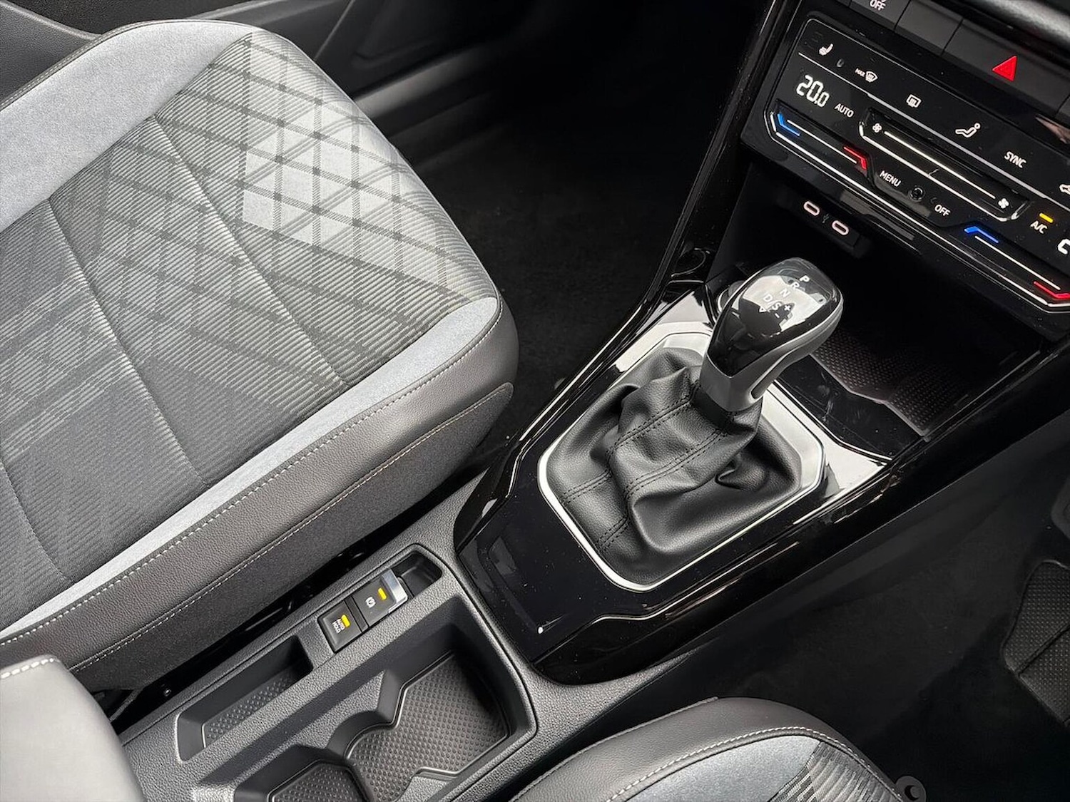 Used Volkswagen T-Roc 2026 for sale - 77901679: Photo 13