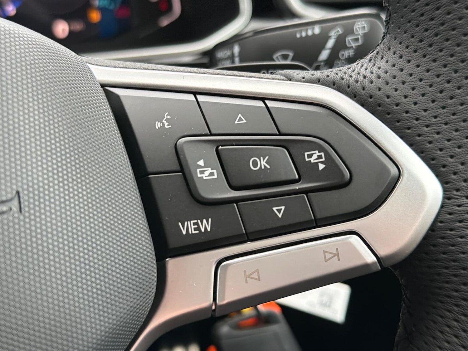 Used Volkswagen T-Roc 2026 for sale - 77901679: Photo 24