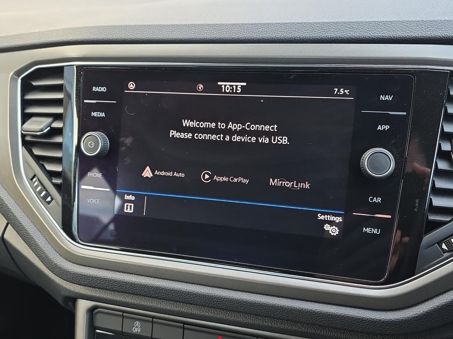 Used Volkswagen T-Roc 2021 for sale - 76444489: Photo 24