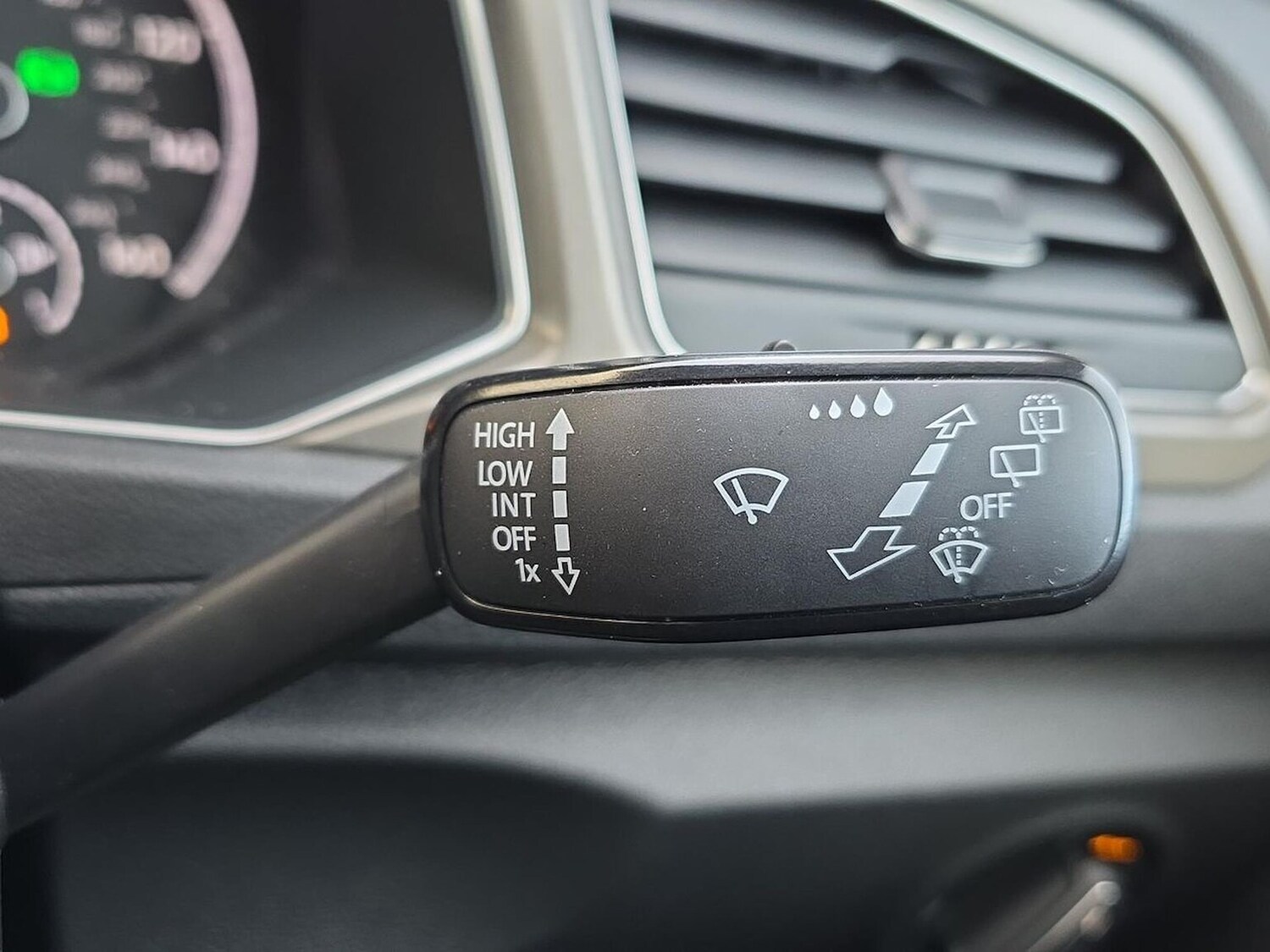 Used Volkswagen T-Roc 2021 for sale - 76444489: Photo 27