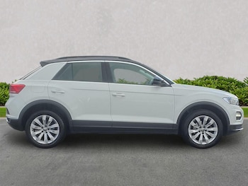 Used Volkswagen T-Roc 2021 for sale - 76444489: Photo