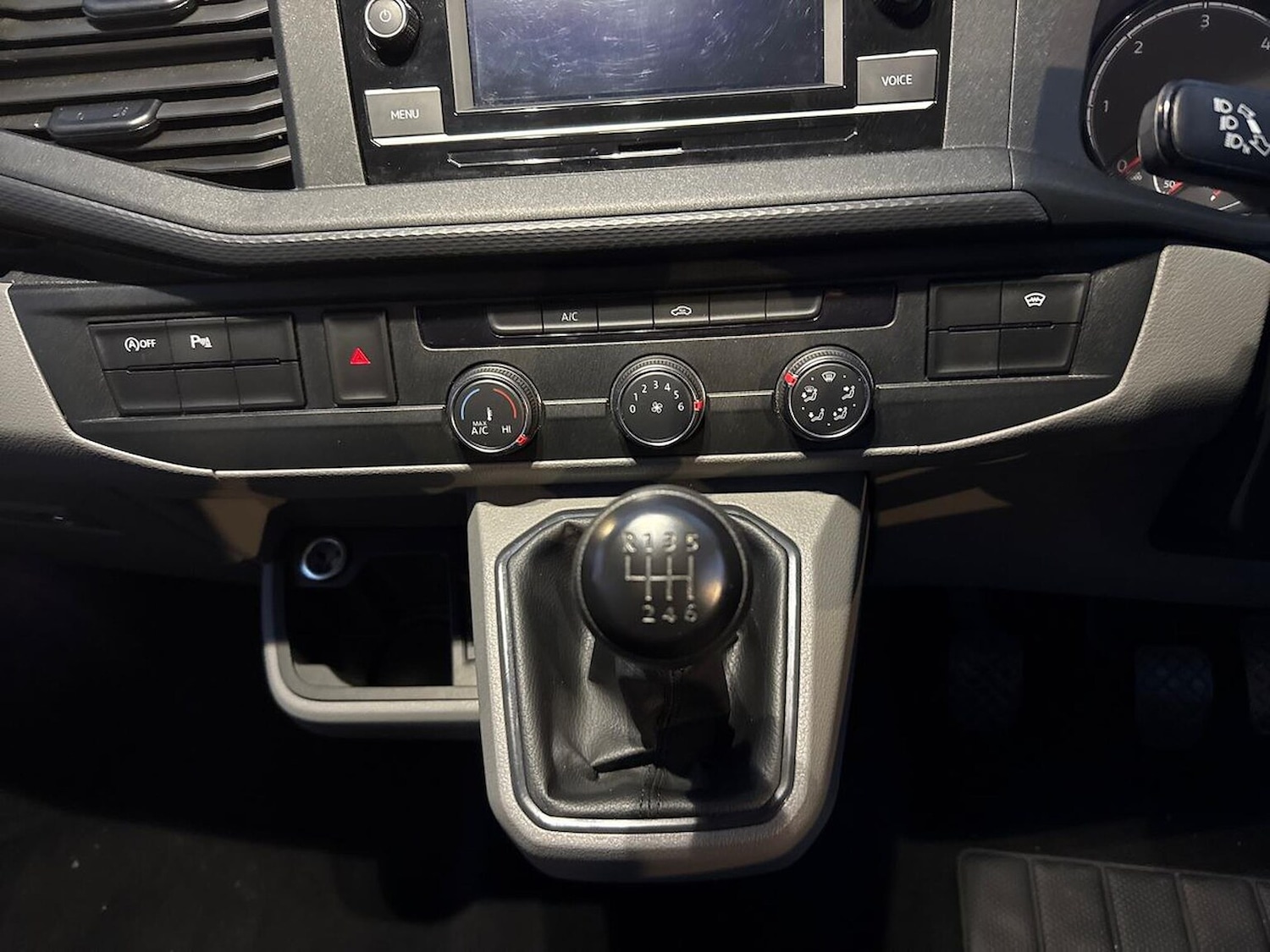 Used Volkswagen Transporter 2024 for sale - 76547697: Photo 13