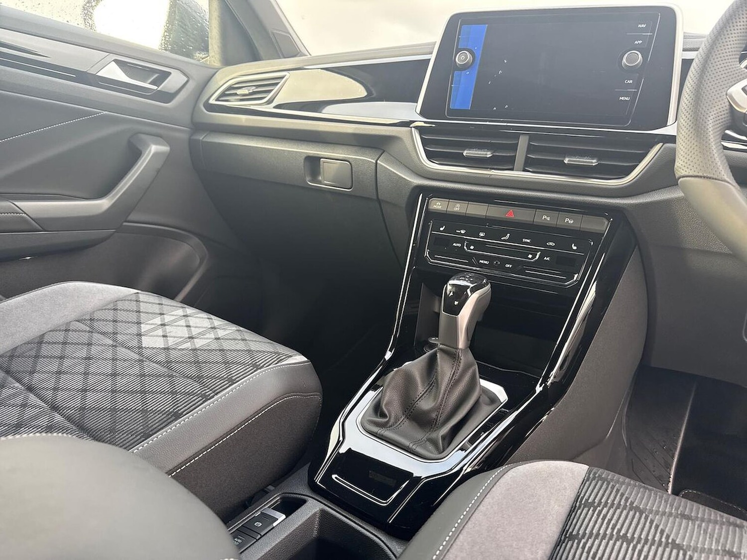 Used Volkswagen T-Roc 2025 for sale - 76444495: Photo 13