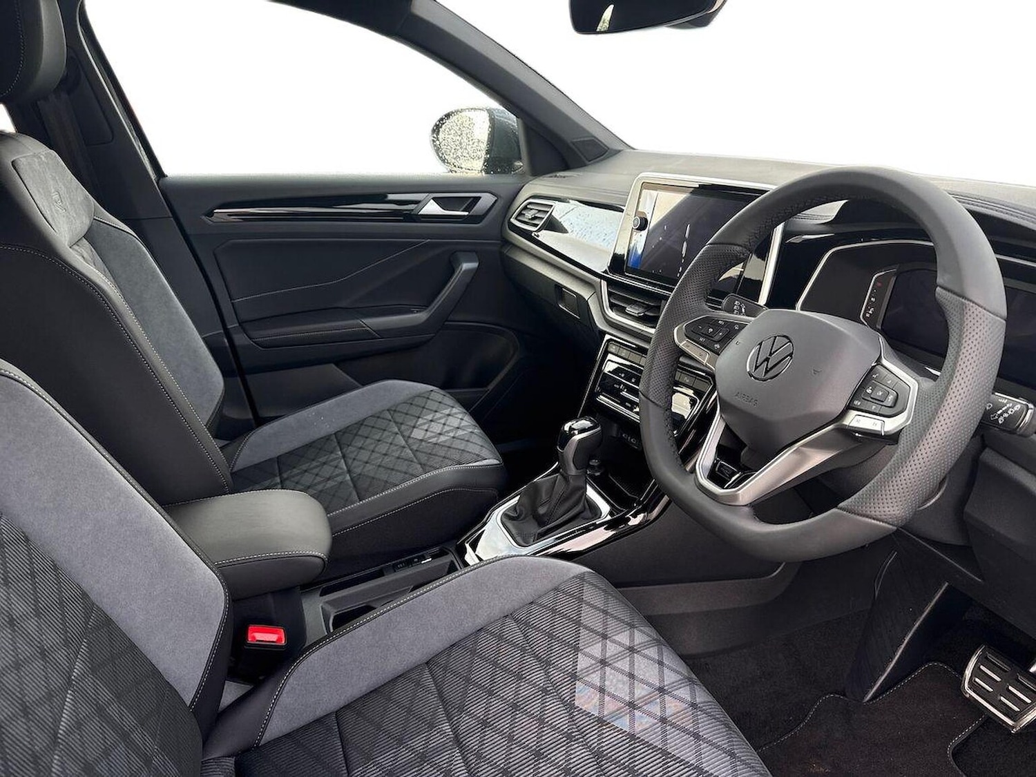 Used Volkswagen T-Roc 2025 for sale - 76444495: Photo 15