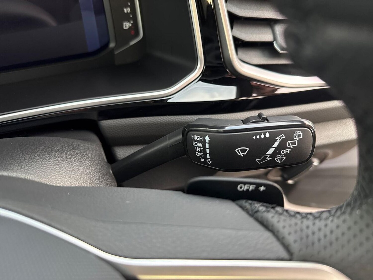 Used Volkswagen T-Roc 2025 for sale - 76444495: Photo 28