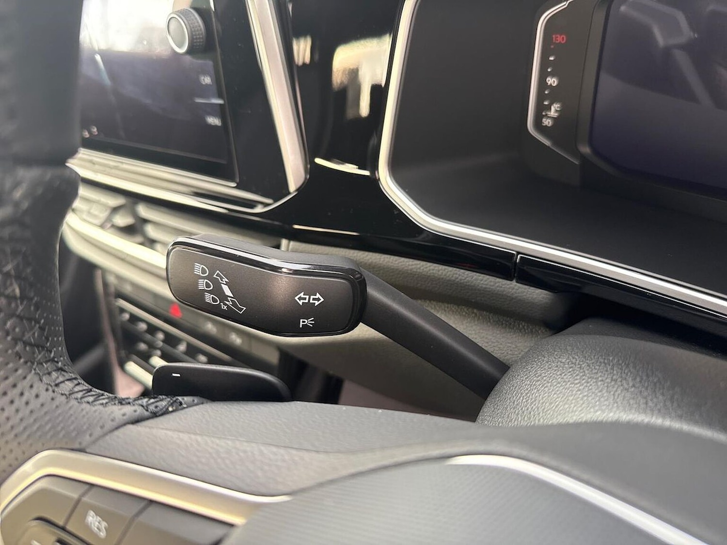 Used Volkswagen T-Roc 2025 for sale - 76444495: Photo 29