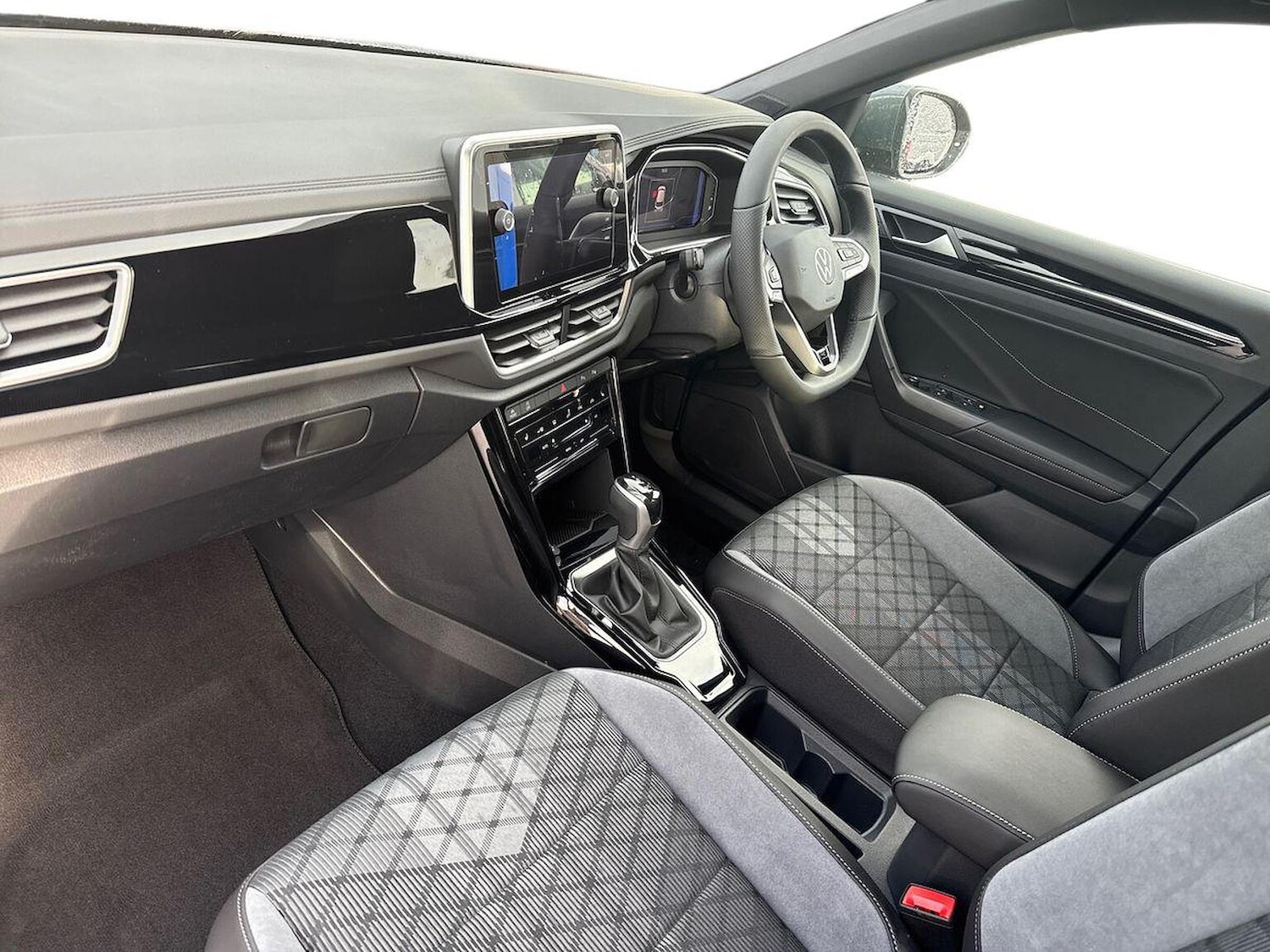 Used Volkswagen T-Roc 2025 for sale - 76444495: Photo 7