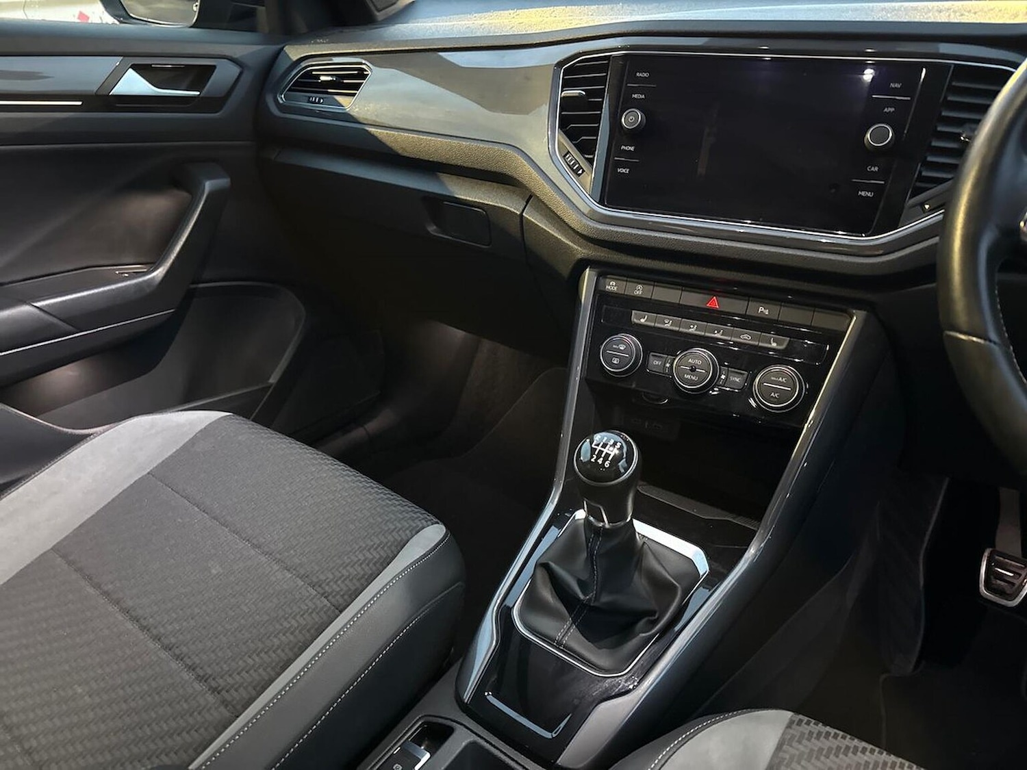 Used Volkswagen T-Roc 2022 for sale - 76547693: Photo 13