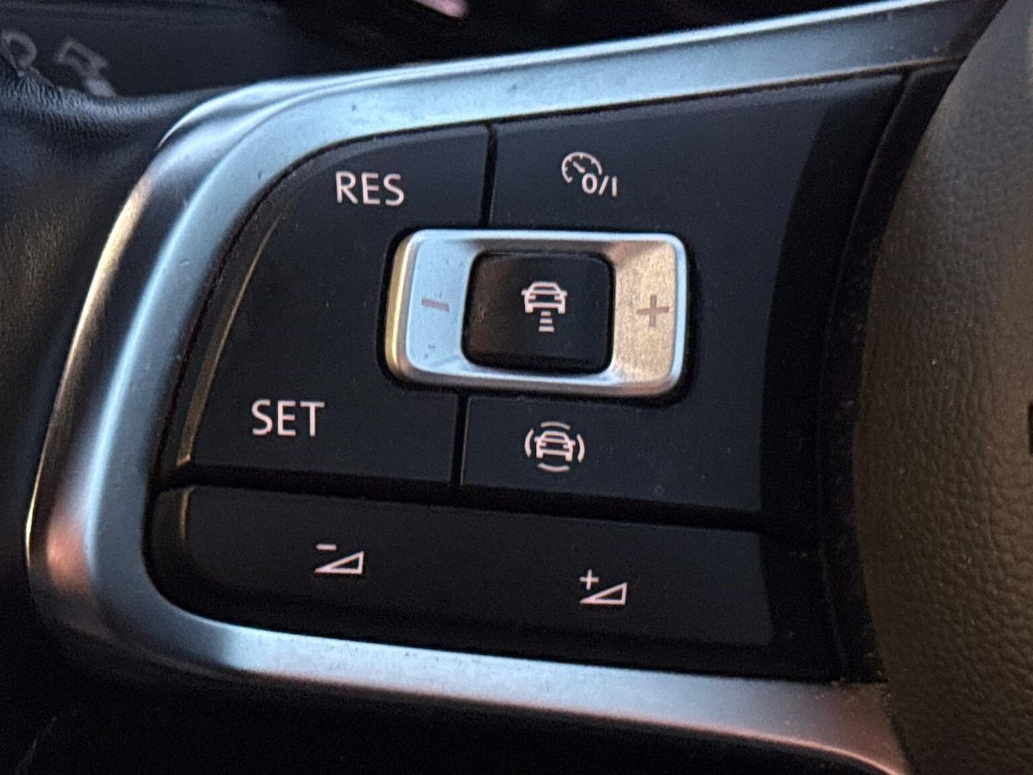 Used Volkswagen T-Roc 2022 for sale - 76547693: Photo 26