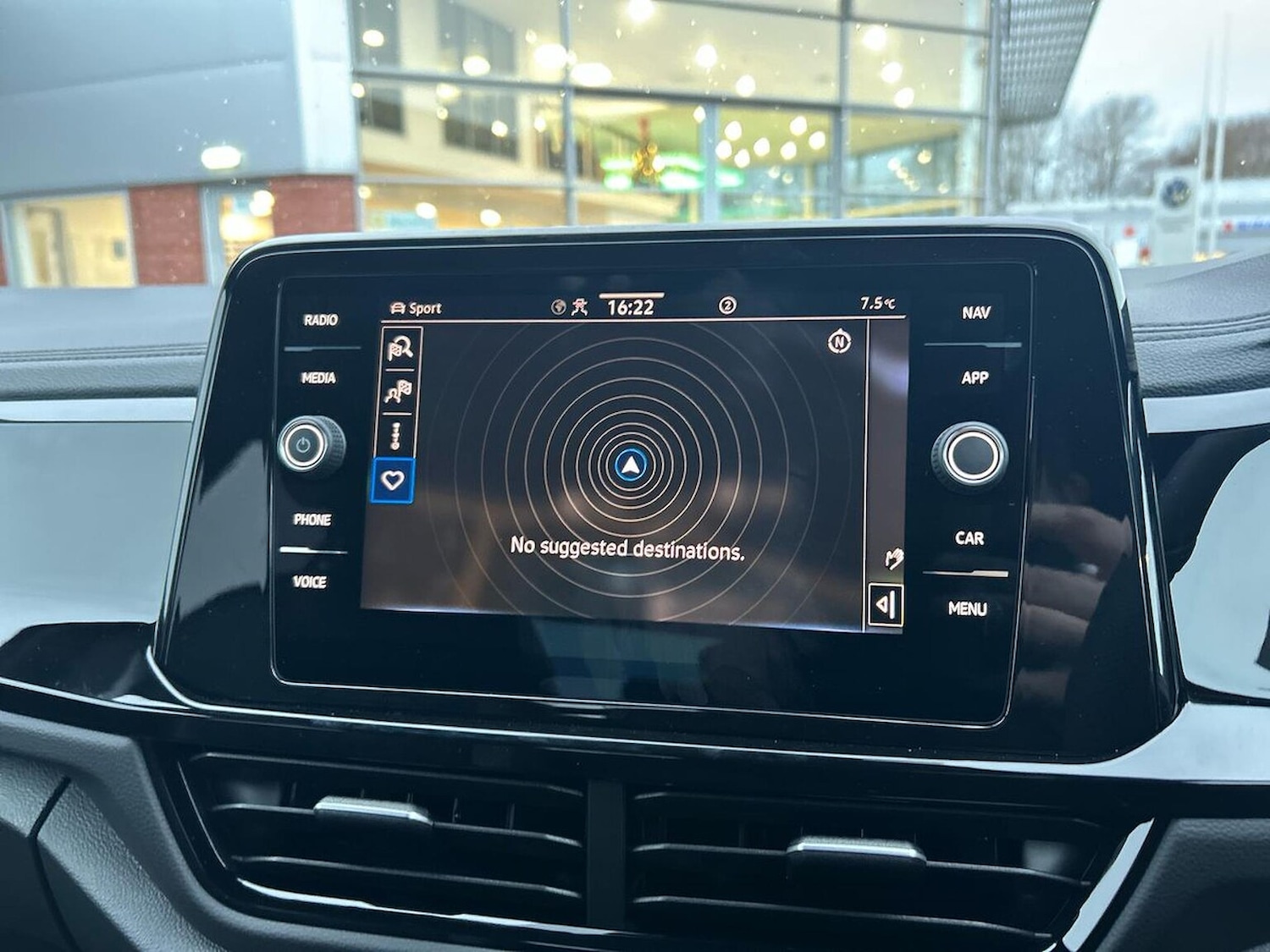 Used Volkswagen T-Roc 2025 for sale - 76821760: Photo 24