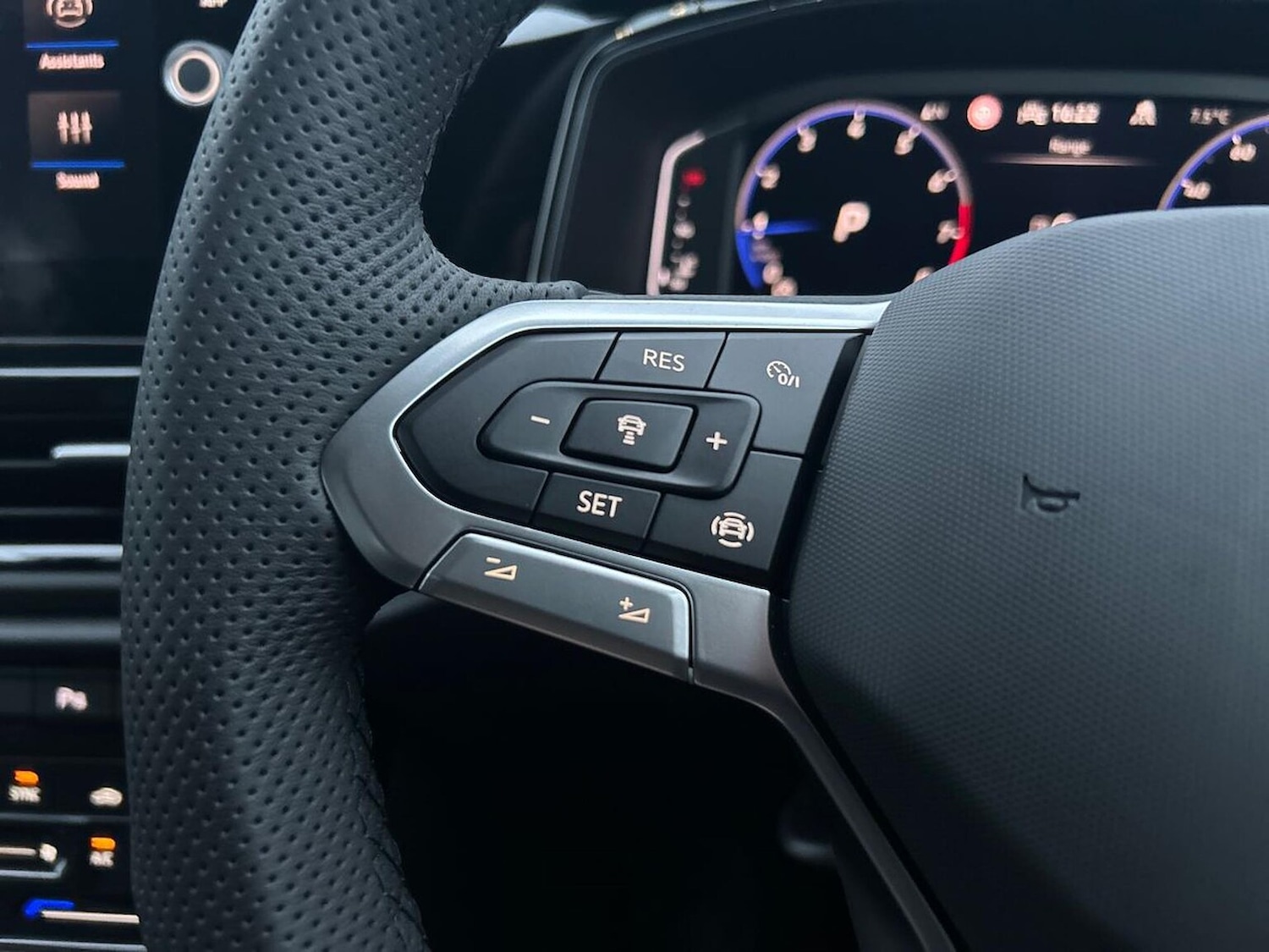 Used Volkswagen T-Roc 2025 for sale - 76821760: Photo 27