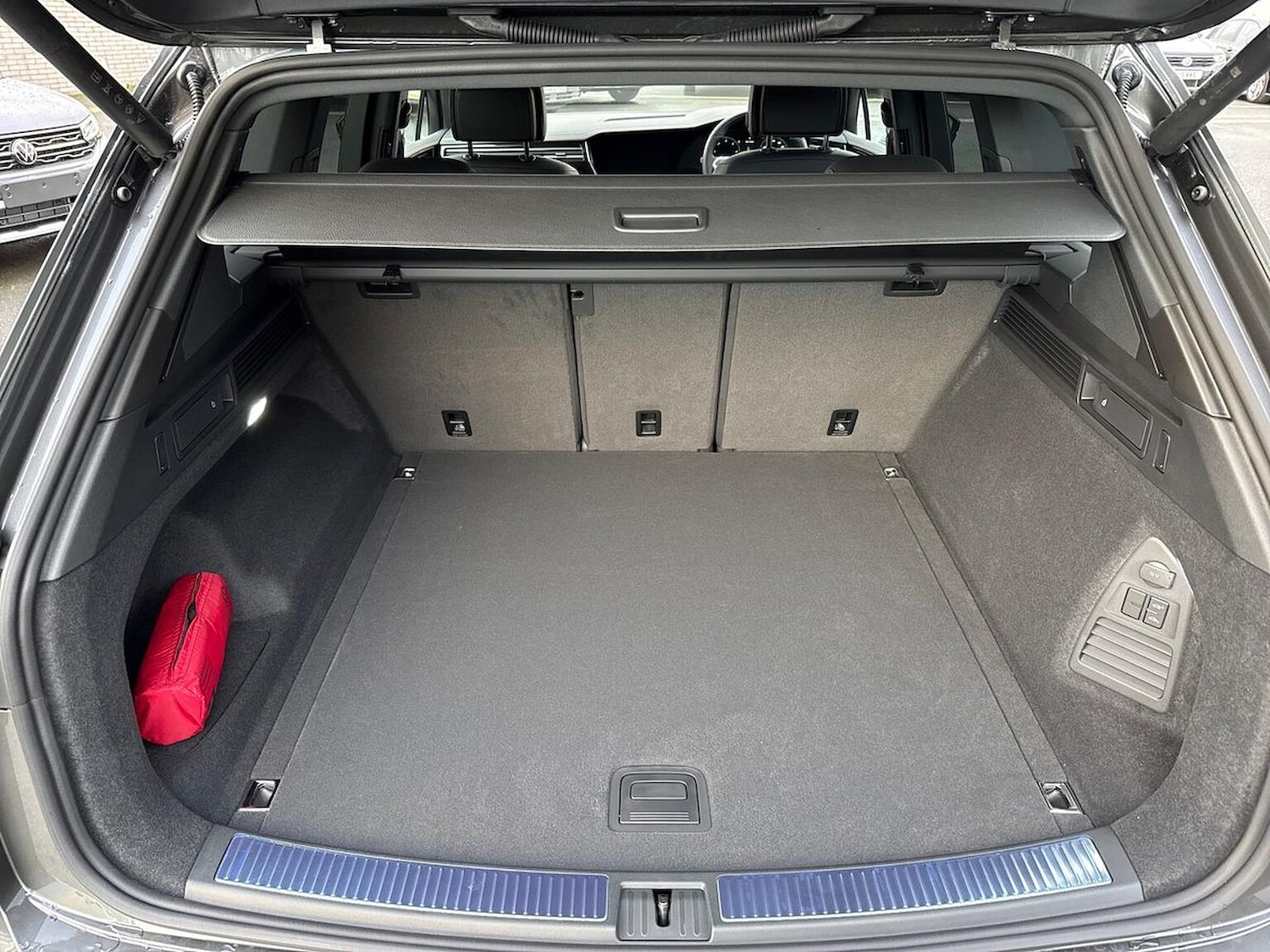 Used Volkswagen Touareg 2025 for sale - 76719394: Photo 17