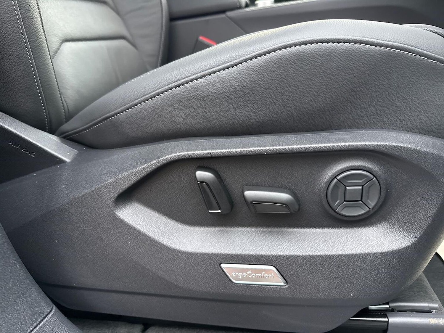 Used Volkswagen Touareg 2025 for sale - 76719394: Photo 30