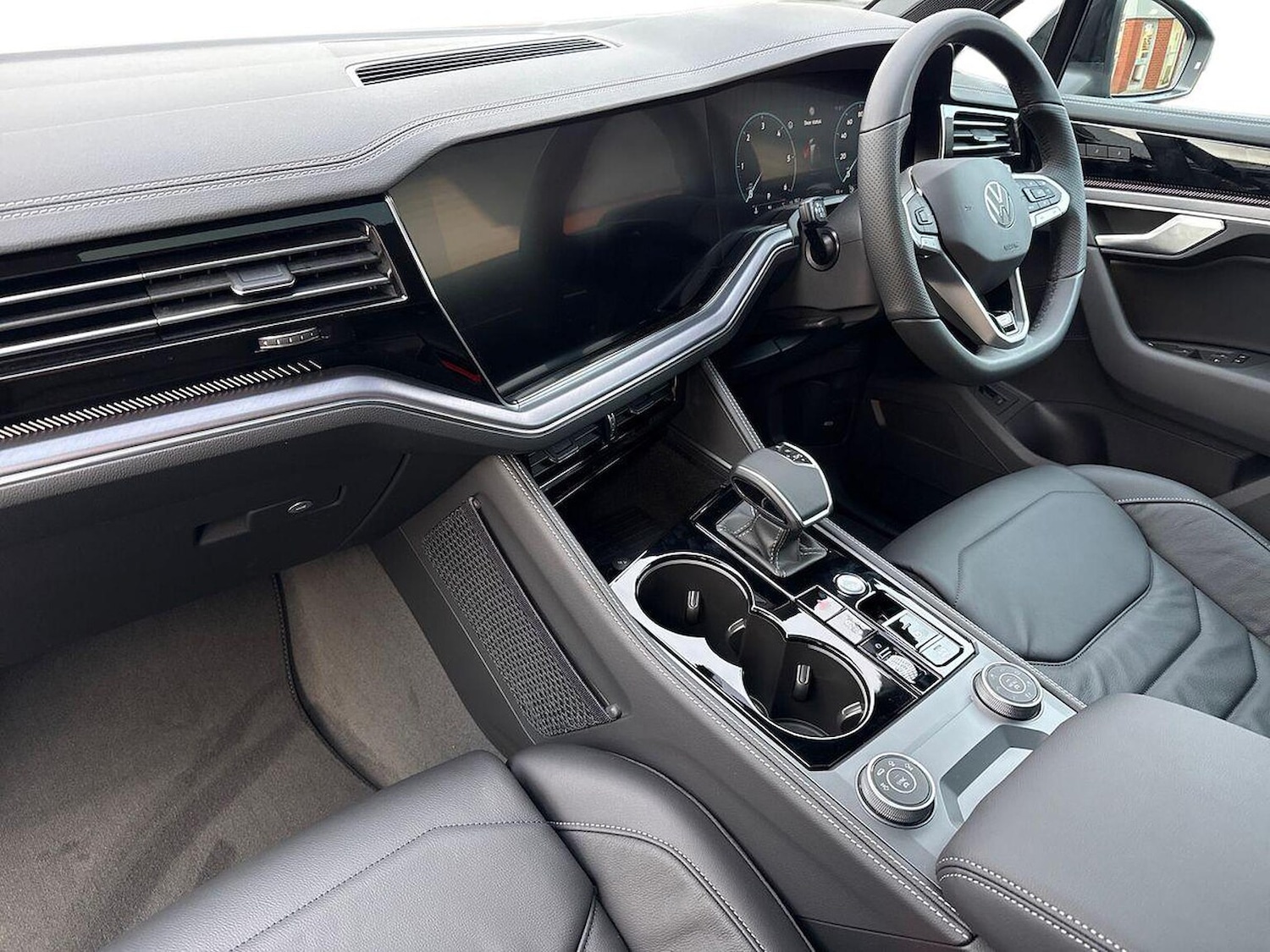 Used Volkswagen Touareg 2025 for sale - 76719394: Photo 7