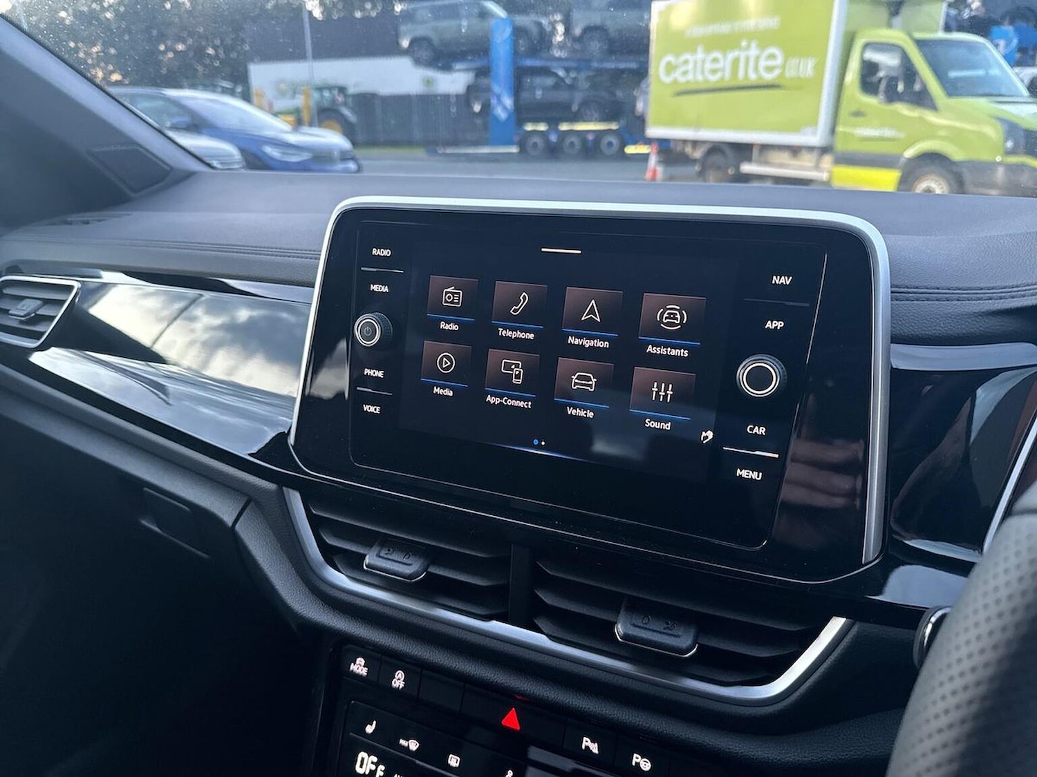 Used Volkswagen T-Roc 2025 for sale - 77635508: Photo 11