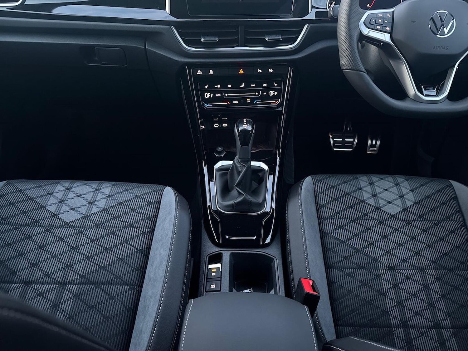 Used Volkswagen T-Roc 2025 for sale - 77635508: Photo 13