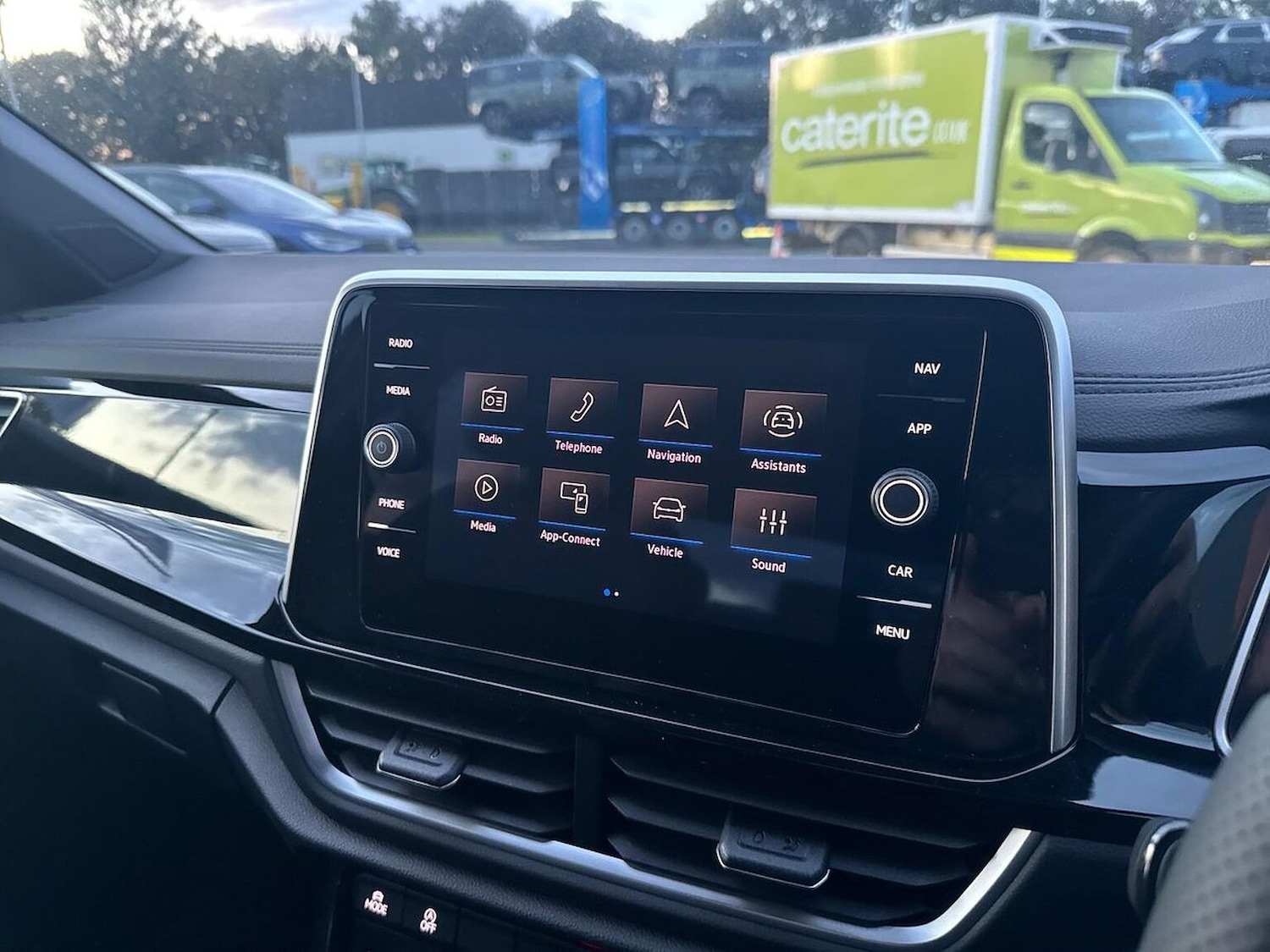 Used Volkswagen T-Roc 2025 for sale - 77635508: Photo 25