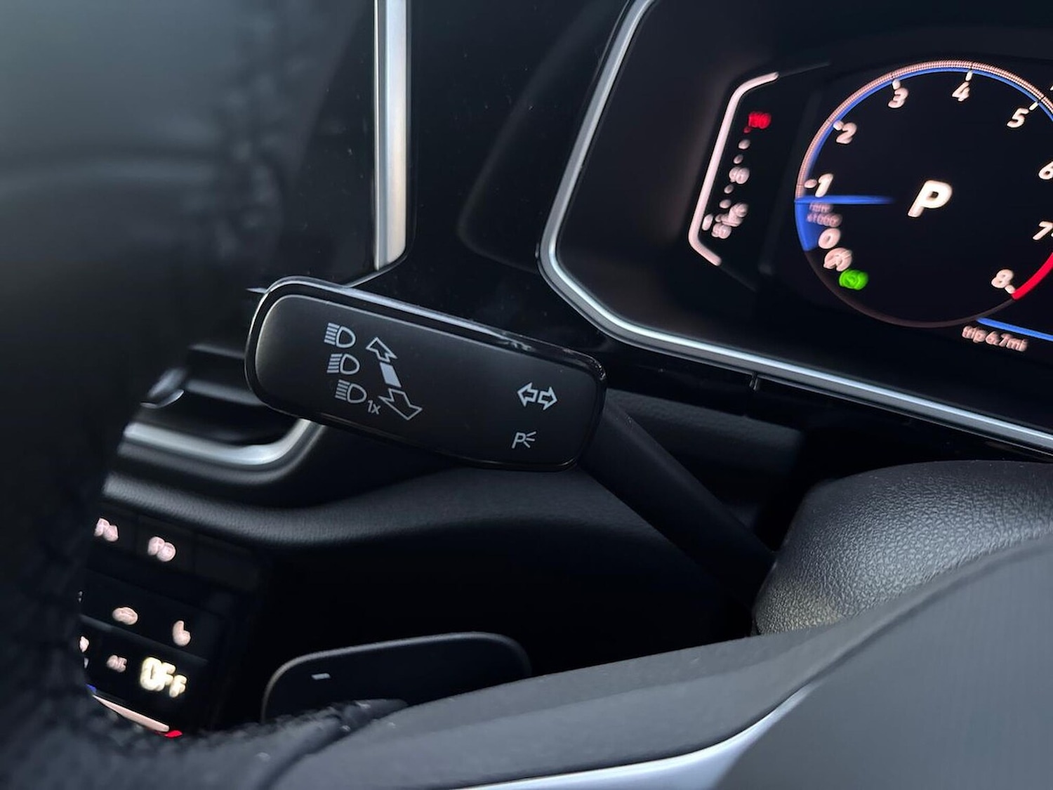 Used Volkswagen T-Roc 2025 for sale - 77635508: Photo 29