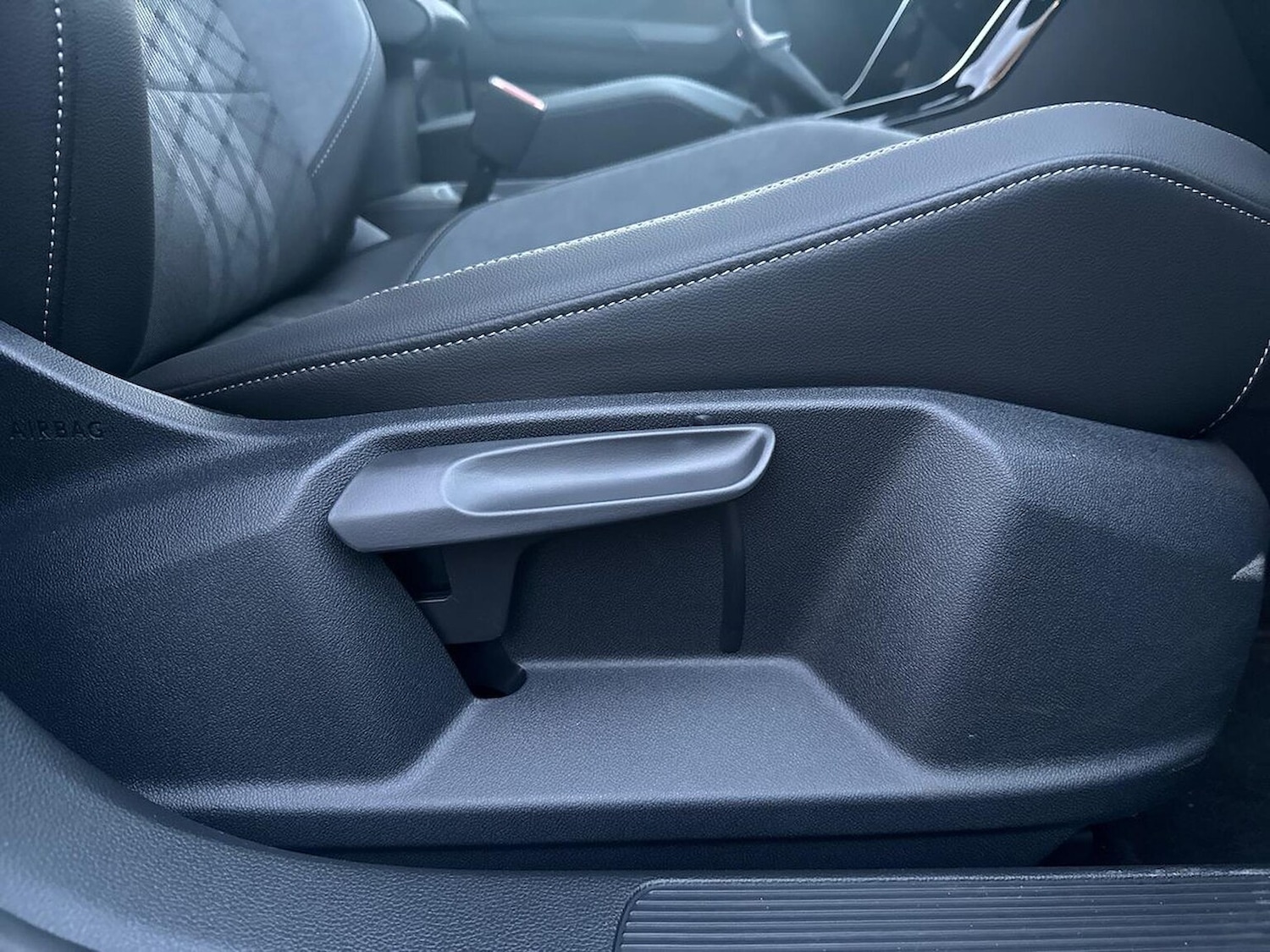 Used Volkswagen T-Roc 2025 for sale - 77635508: Photo 30