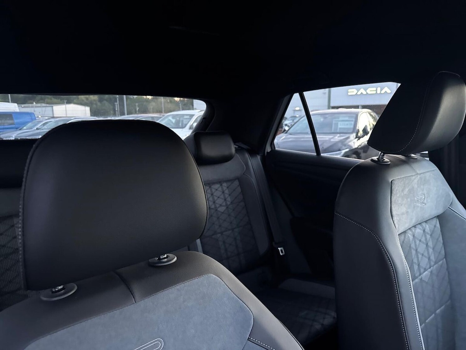 Used Volkswagen T-Roc 2025 for sale - 77635508: Photo 32