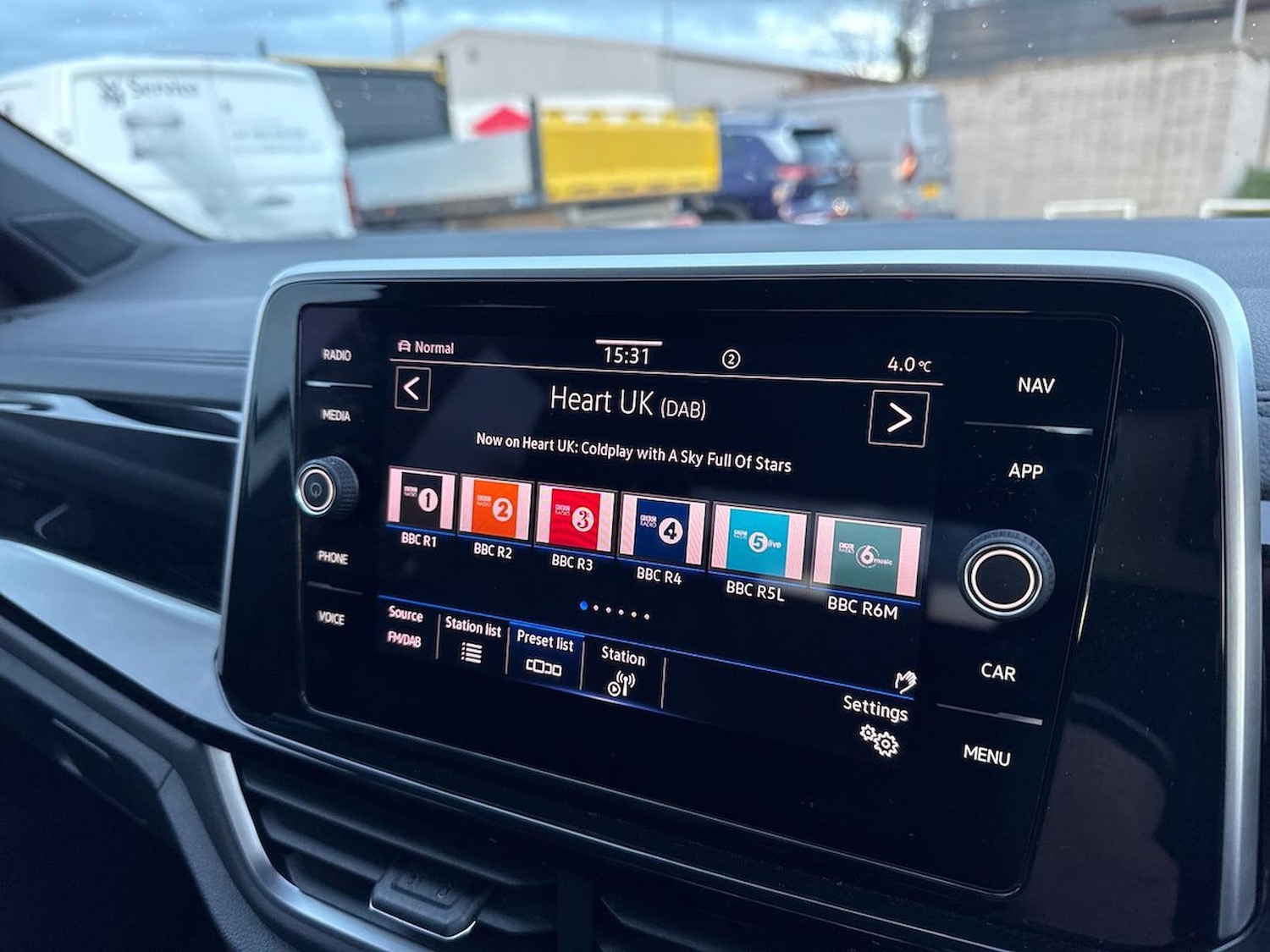 Used Volkswagen T-Roc 2023 for sale - 76758901: Photo 11