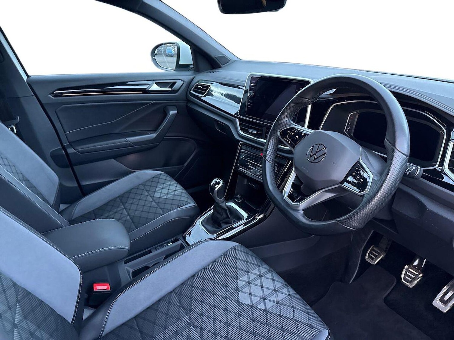 Used Volkswagen T-Roc 2023 for sale - 76758901: Photo 15