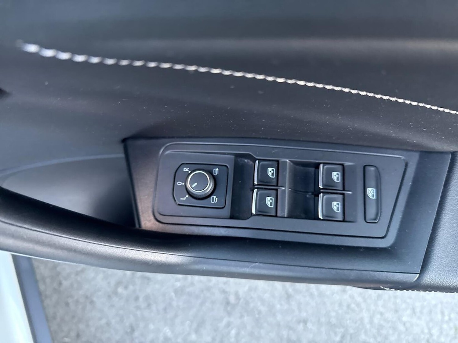 Used Volkswagen T-Roc 2023 for sale - 76758901: Photo 21