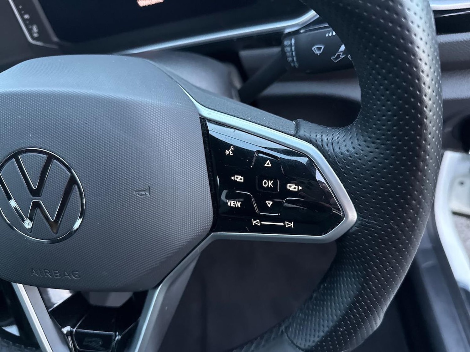 Used Volkswagen T-Roc 2023 for sale - 76758901: Photo 26