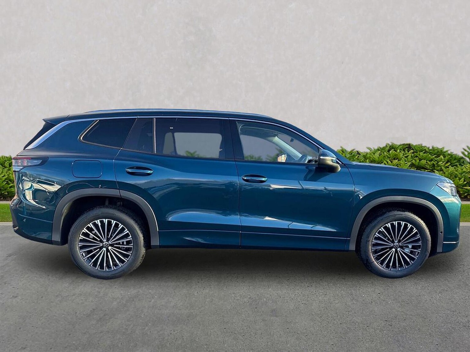 Used Volkswagen Touran 2025 for sale - 77488836: Photo 3