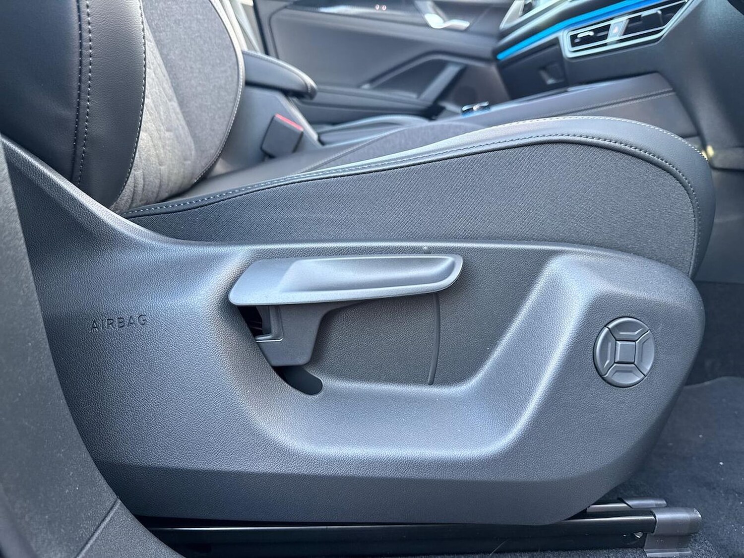 Used Volkswagen Touran 2025 for sale - 77488836: Photo 30