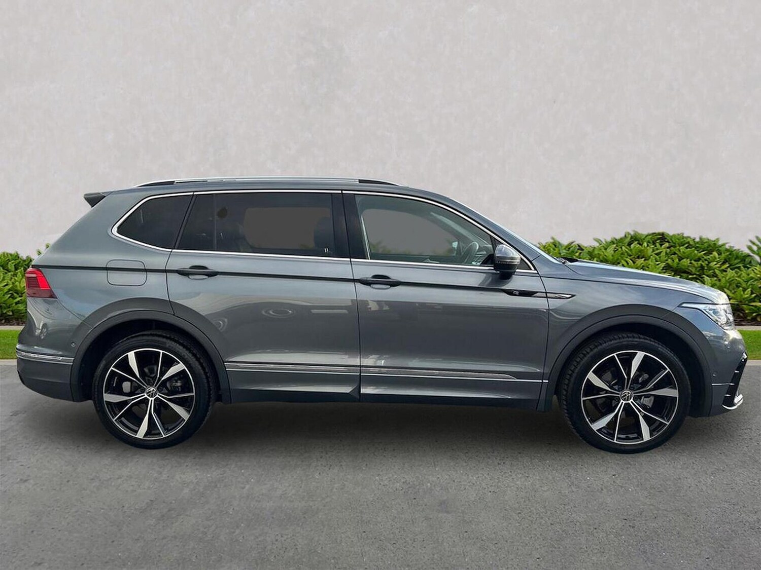 Used Volkswagen Tiguan Allspace 2025 for sale - 76357943: Photo 3