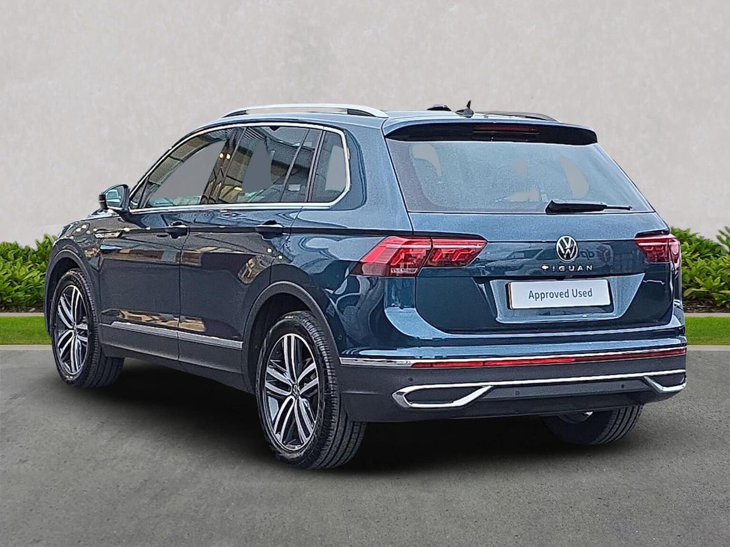 Used Volkswagen Tiguan 2023 for sale - 76127163: Photo 2