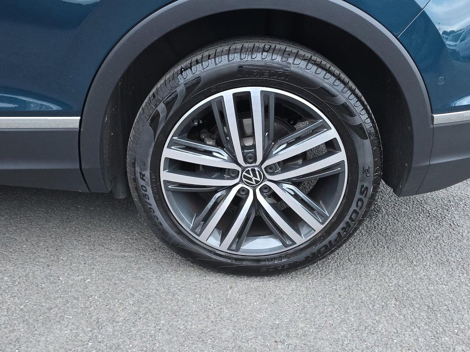 Used Volkswagen Tiguan 2023 for sale - 76127163: Photo 6