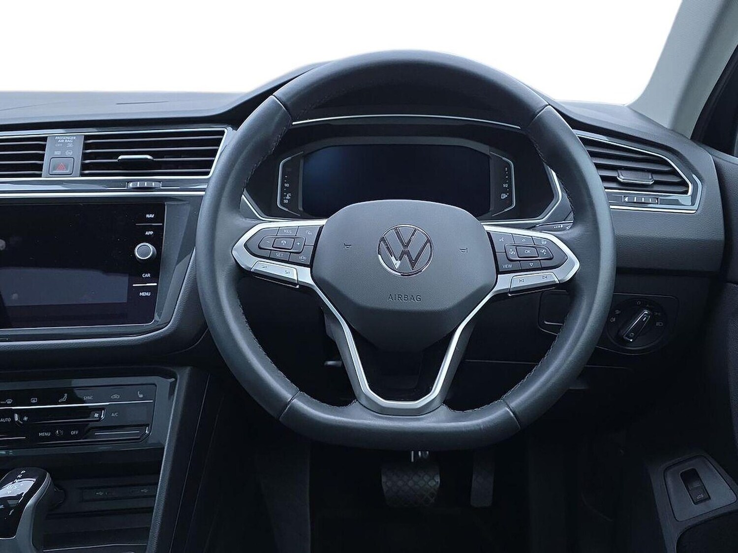Used Volkswagen Tiguan 2023 for sale - 76127163: Photo 9