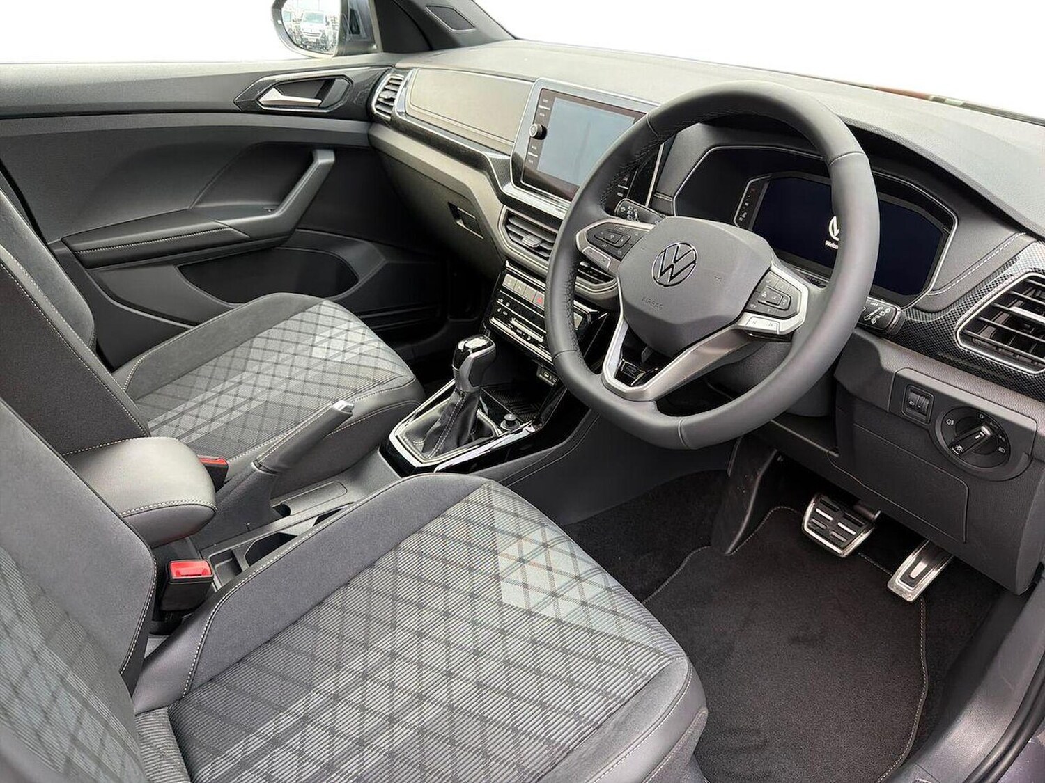 Used Volkswagen T-Cross 2025 for sale - 77488815: Photo 15