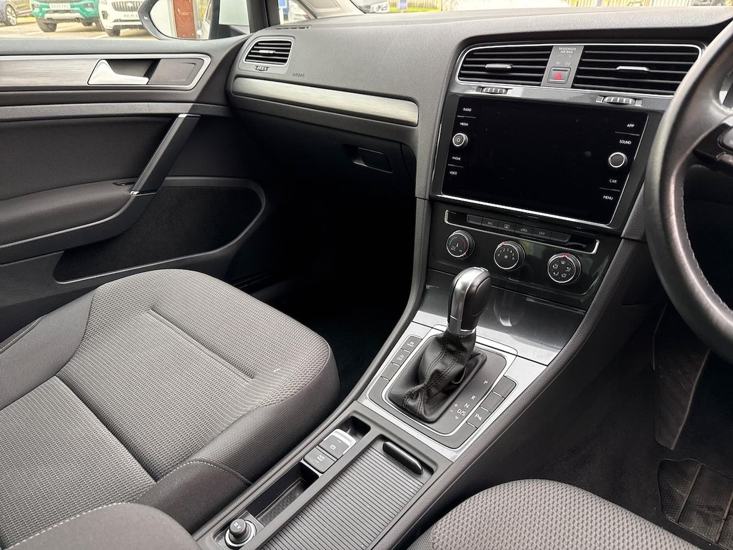 Used Volkswagen Golf 2017 for sale - 76848745: Photo 13