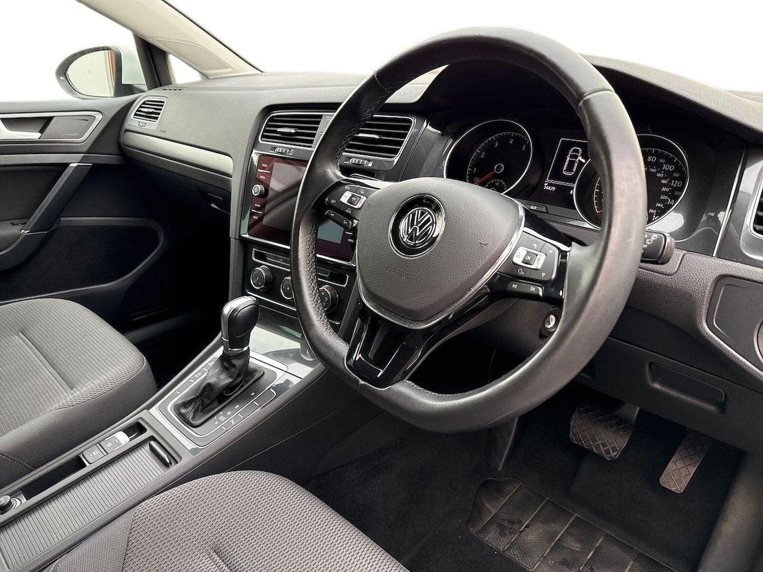 Used Volkswagen Golf 2017 for sale - 76848745: Photo 15