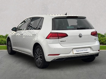 Used Volkswagen Golf 2017 for sale - 76848745: Photo