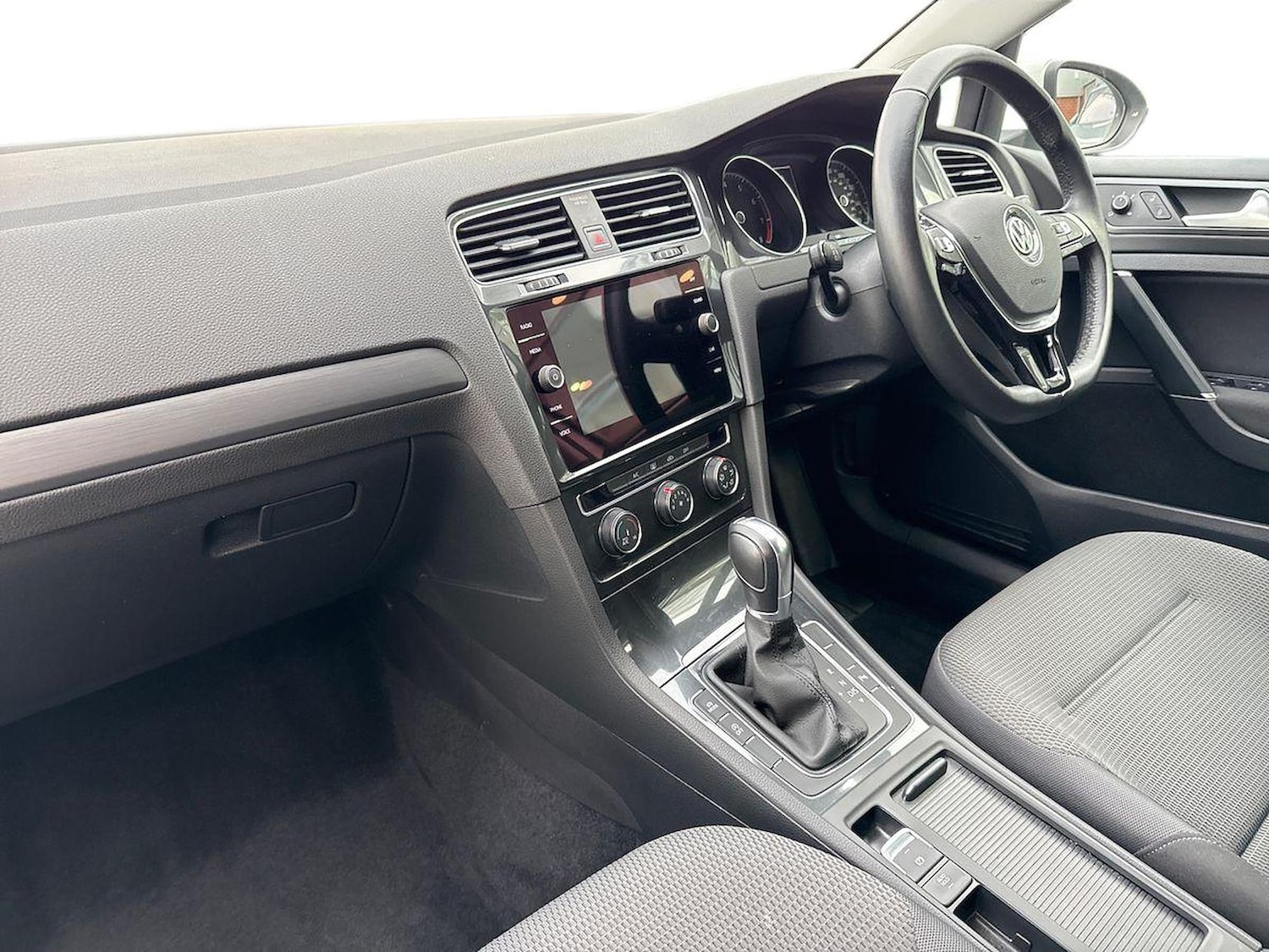 Used Volkswagen Golf 2017 for sale - 76848745: Photo 7