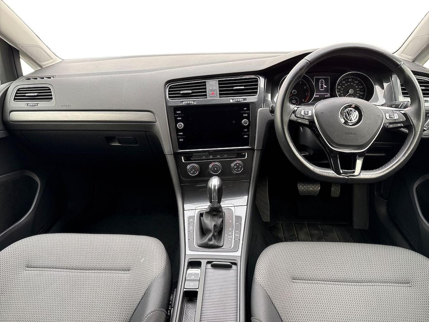 Used Volkswagen Golf 2017 for sale - 76848745: Photo 8