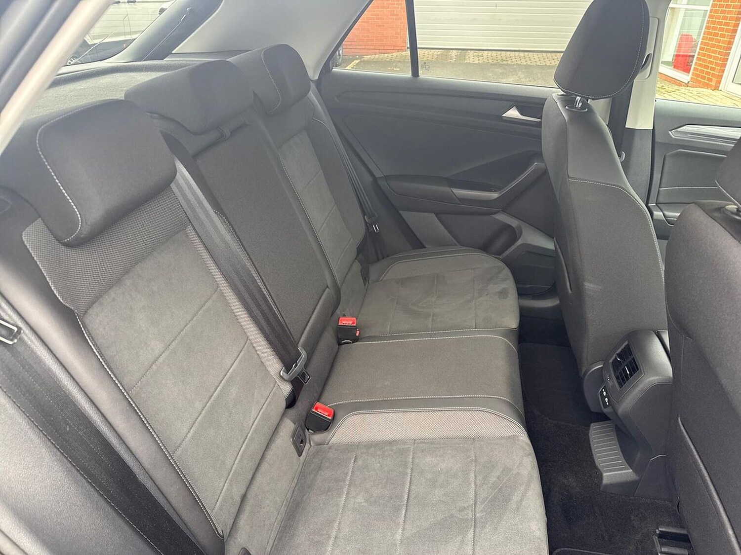 Used Volkswagen T-Roc 2022 for sale - 75983958: Photo 16