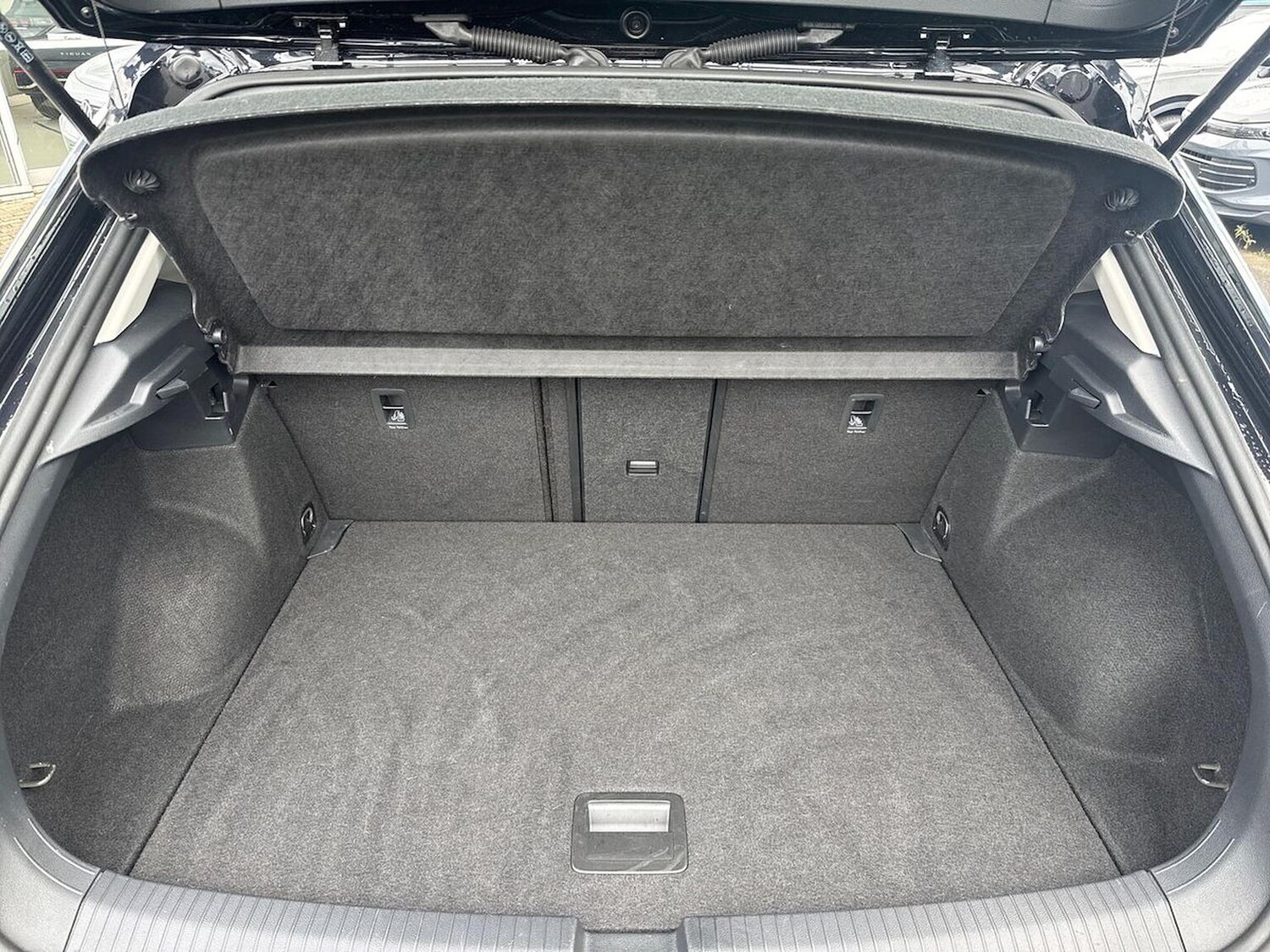 Used Volkswagen T-Roc 2022 for sale - 75983958: Photo 17