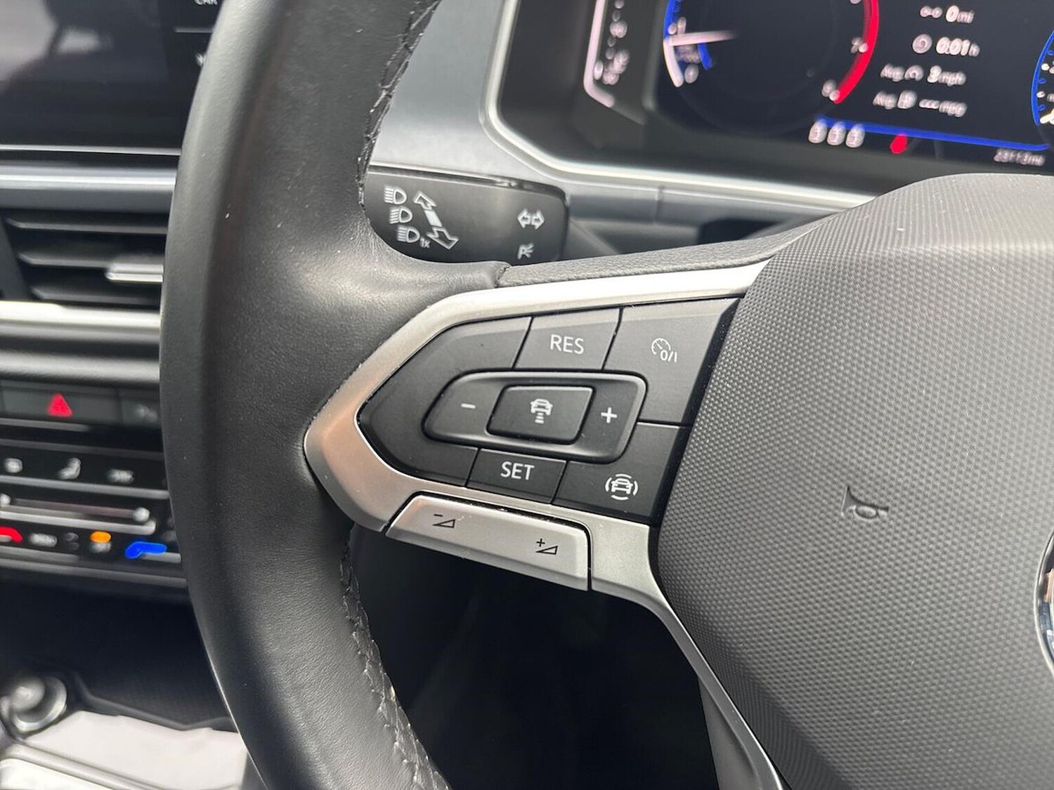 Used Volkswagen T-Roc 2022 for sale - 75983958: Photo 26
