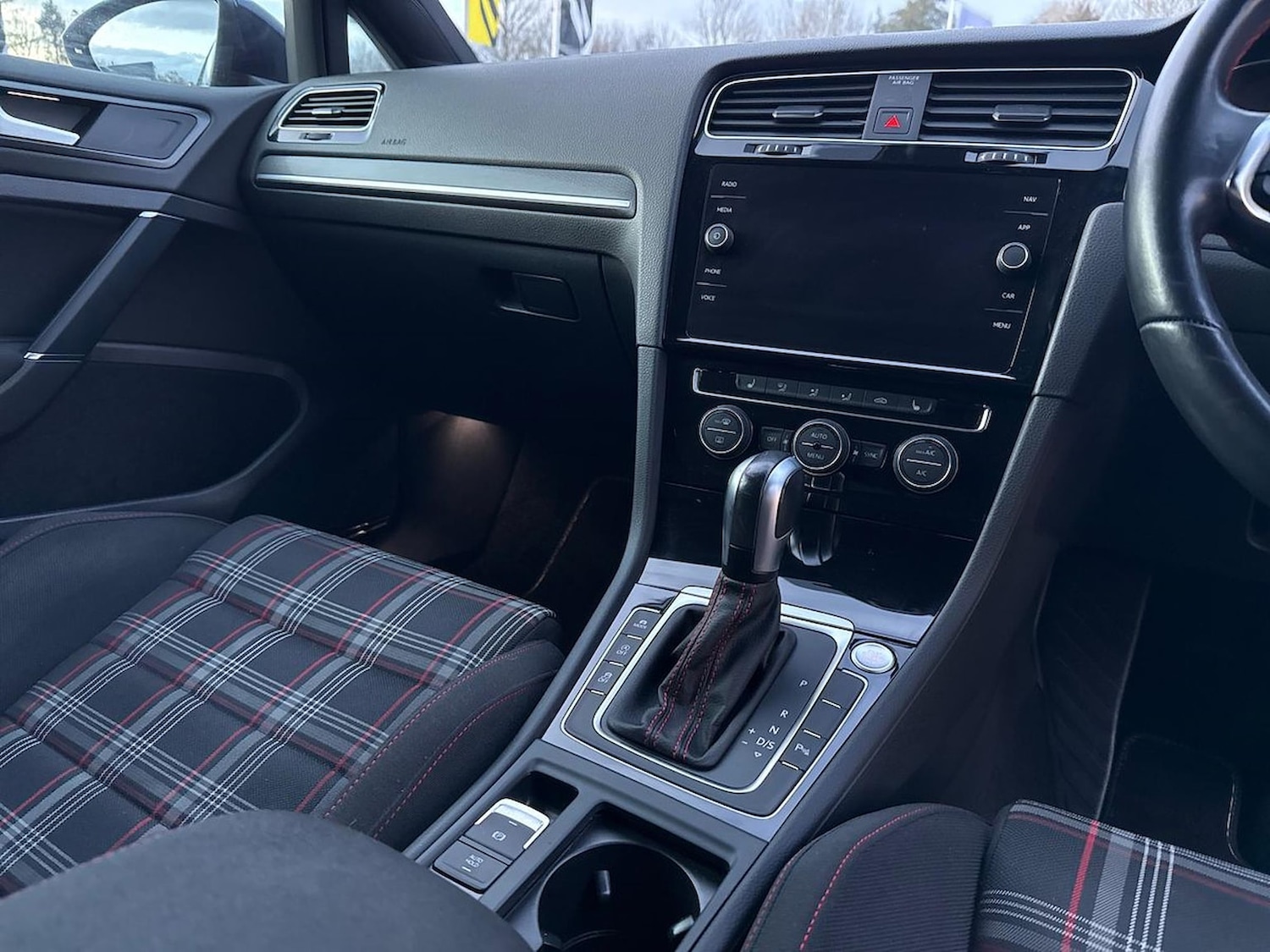 Used Volkswagen Golf 2020 for sale - 76758900: Photo 13