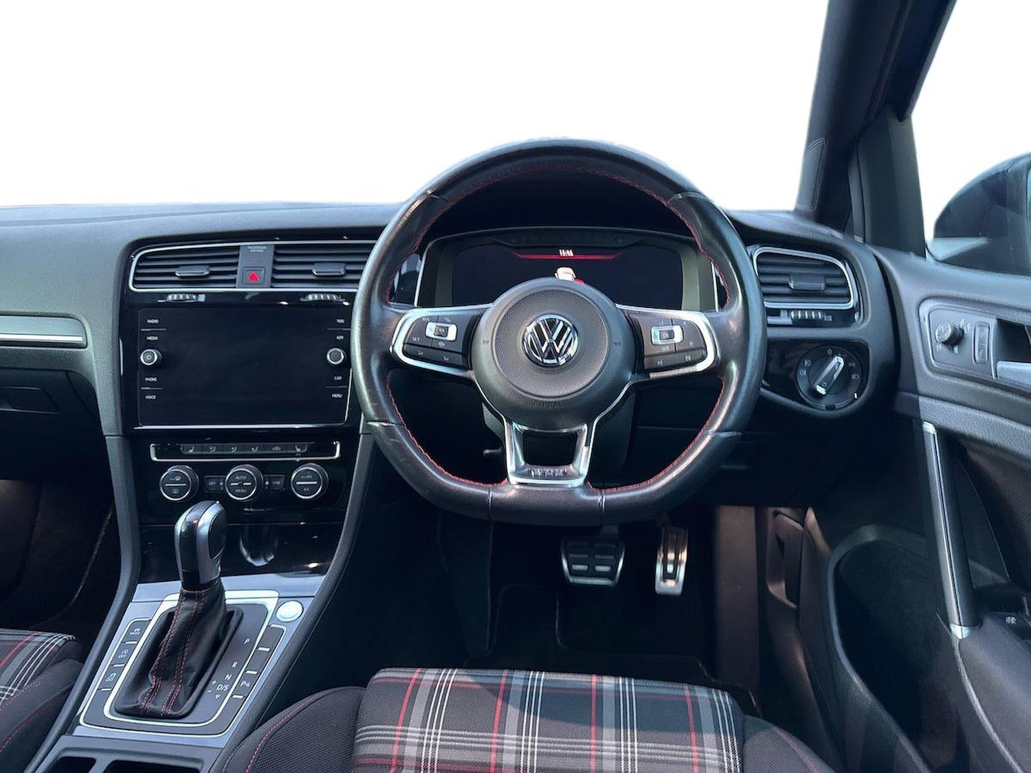 Used Volkswagen Golf 2020 for sale - 76758900: Photo 9