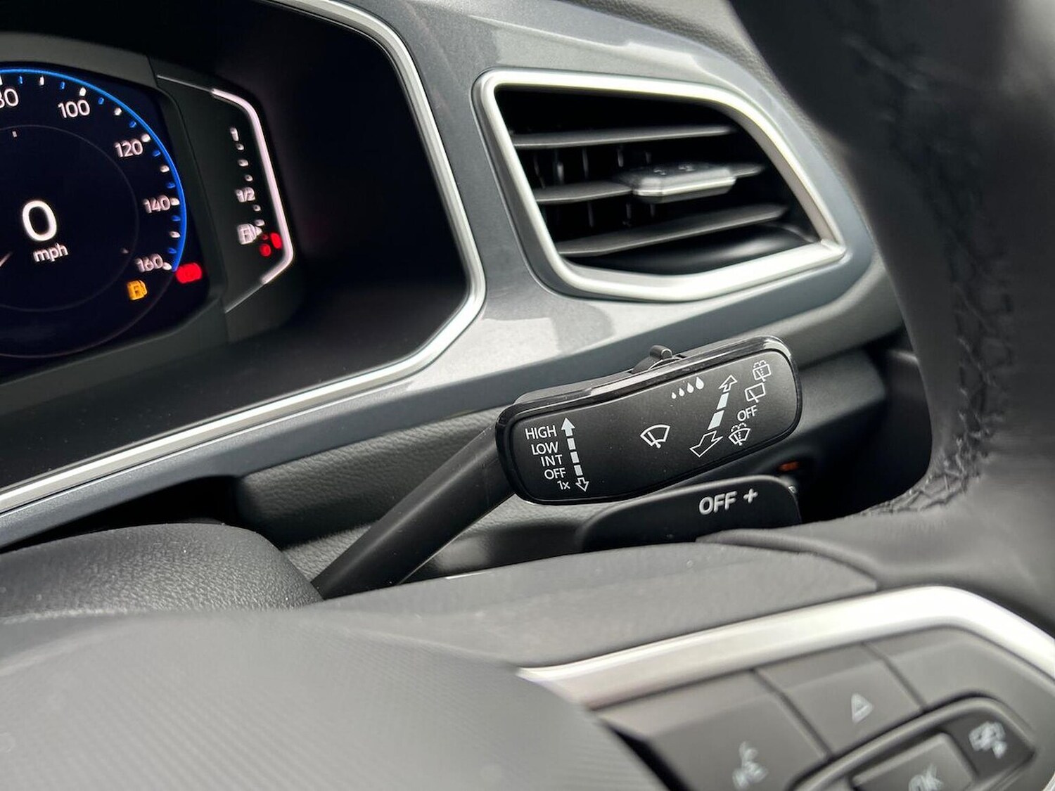 Used Volkswagen T-Roc 2025 for sale - 76129008: Photo 28