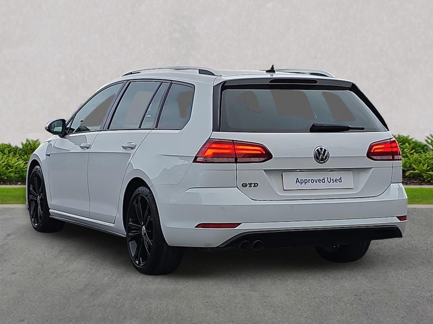 Used Volkswagen Golf 2018 for sale - 76477343: Photo 2