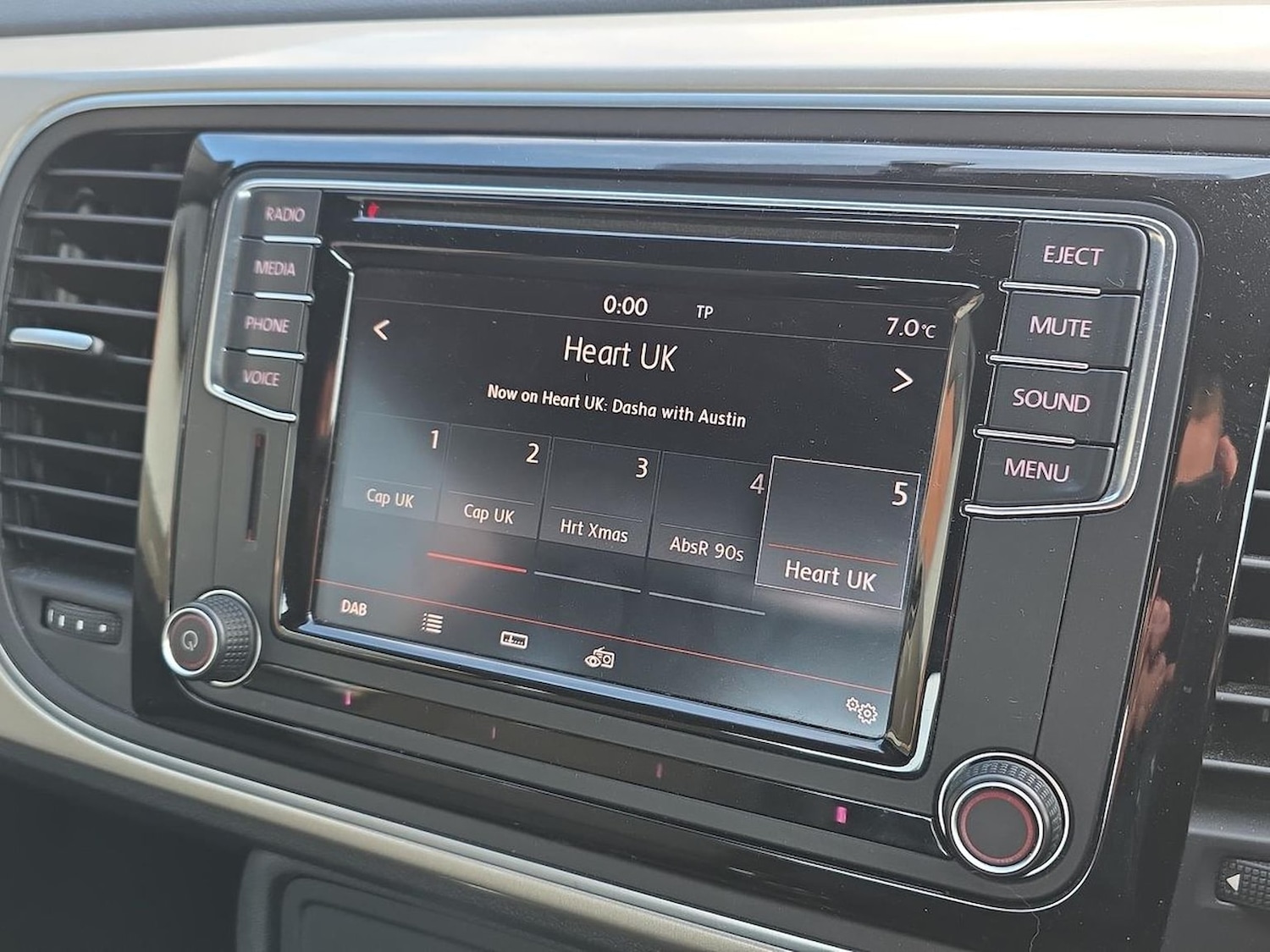 Used Volkswagen Beetle 2016 for sale - 77555345: Photo 11