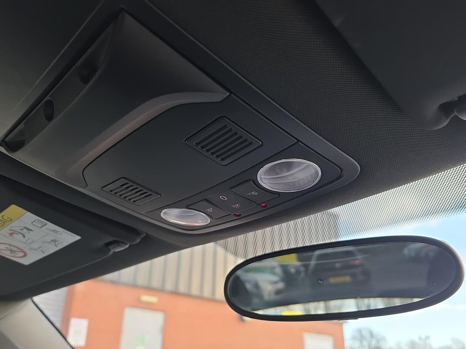 Used Volkswagen Beetle 2016 for sale - 77555345: Photo 14