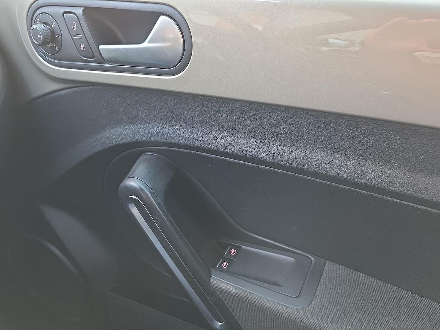 Used Volkswagen Beetle 2016 for sale - 77555345: Photo 21